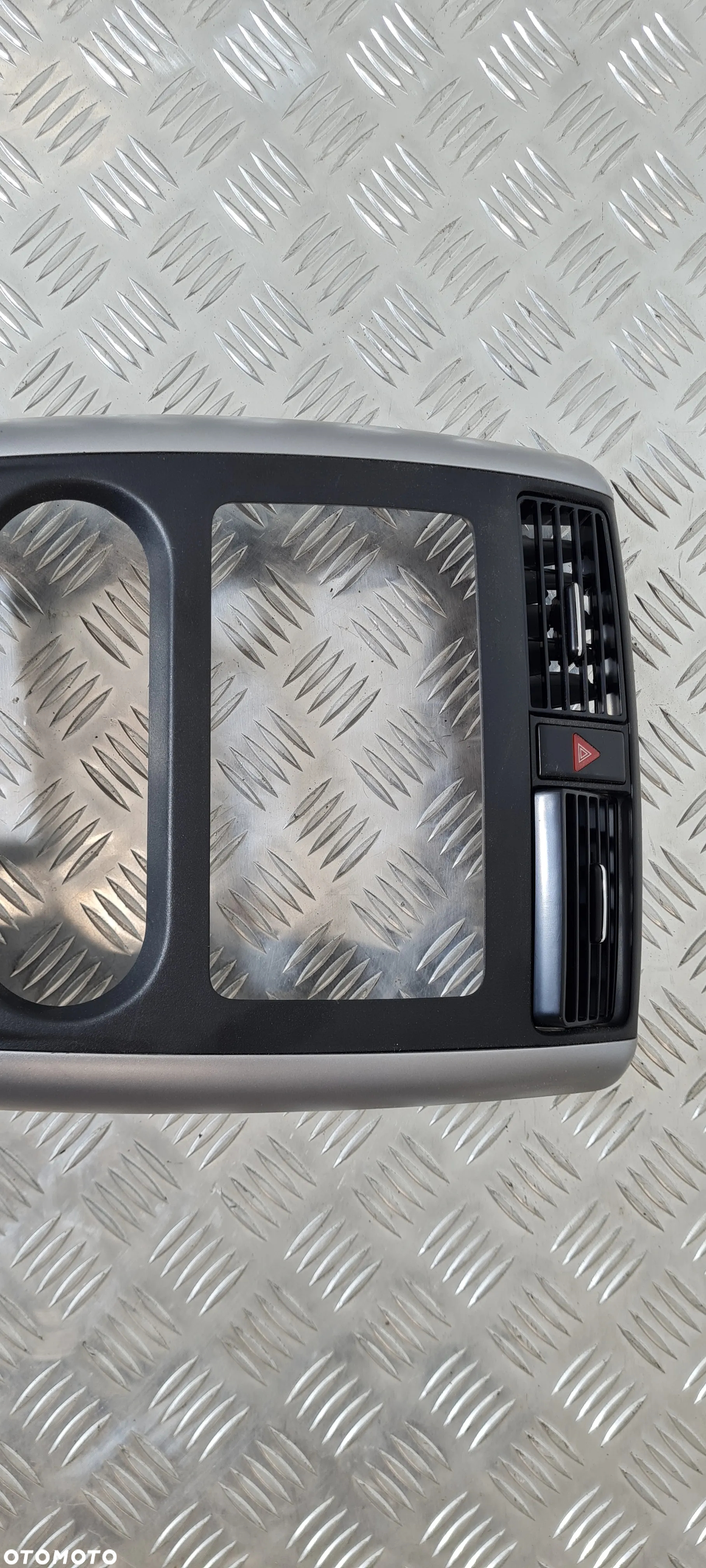 Suzuki Jimny Ramka Radia Panel - 3