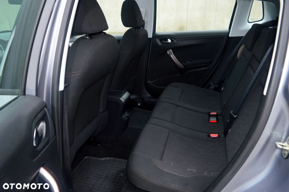 Peugeot 2008 - 11