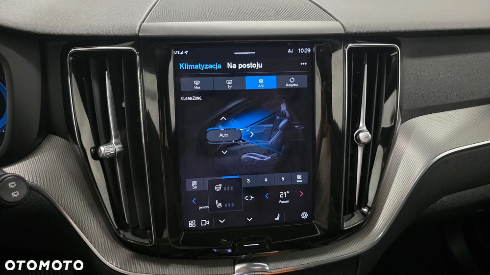 Volvo XC 60 B4 D Plus Dark - 26