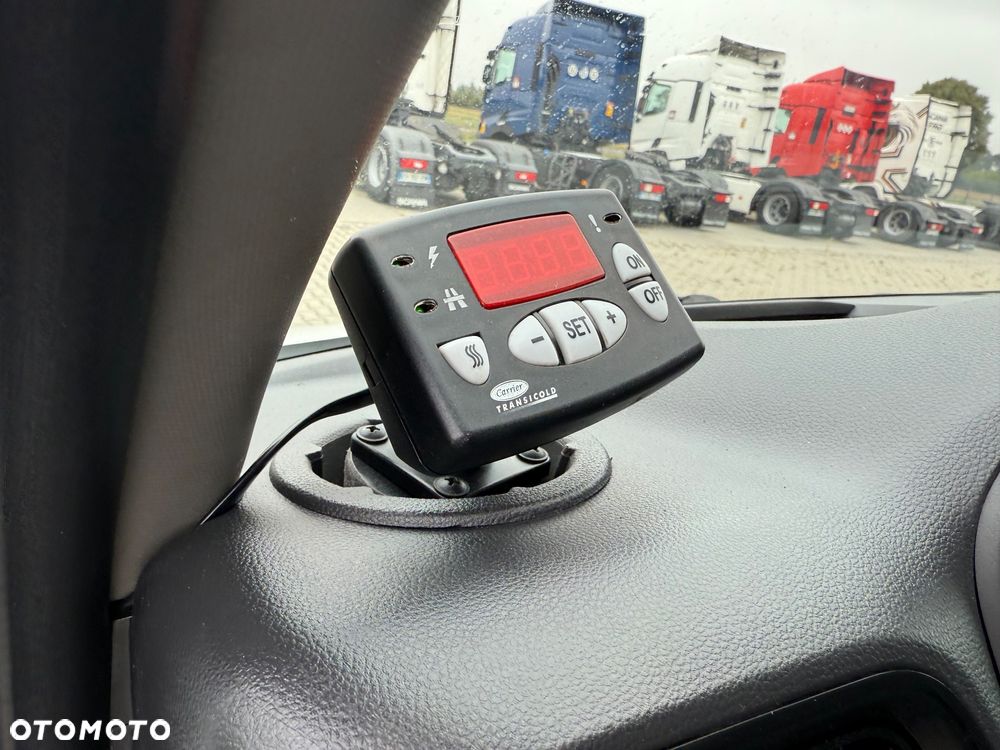 Renault MASTER 145 / CHŁODNIA / WTYKA 220V / NOWY MODEL / FRANCJI / STAN BDB / / / - 35