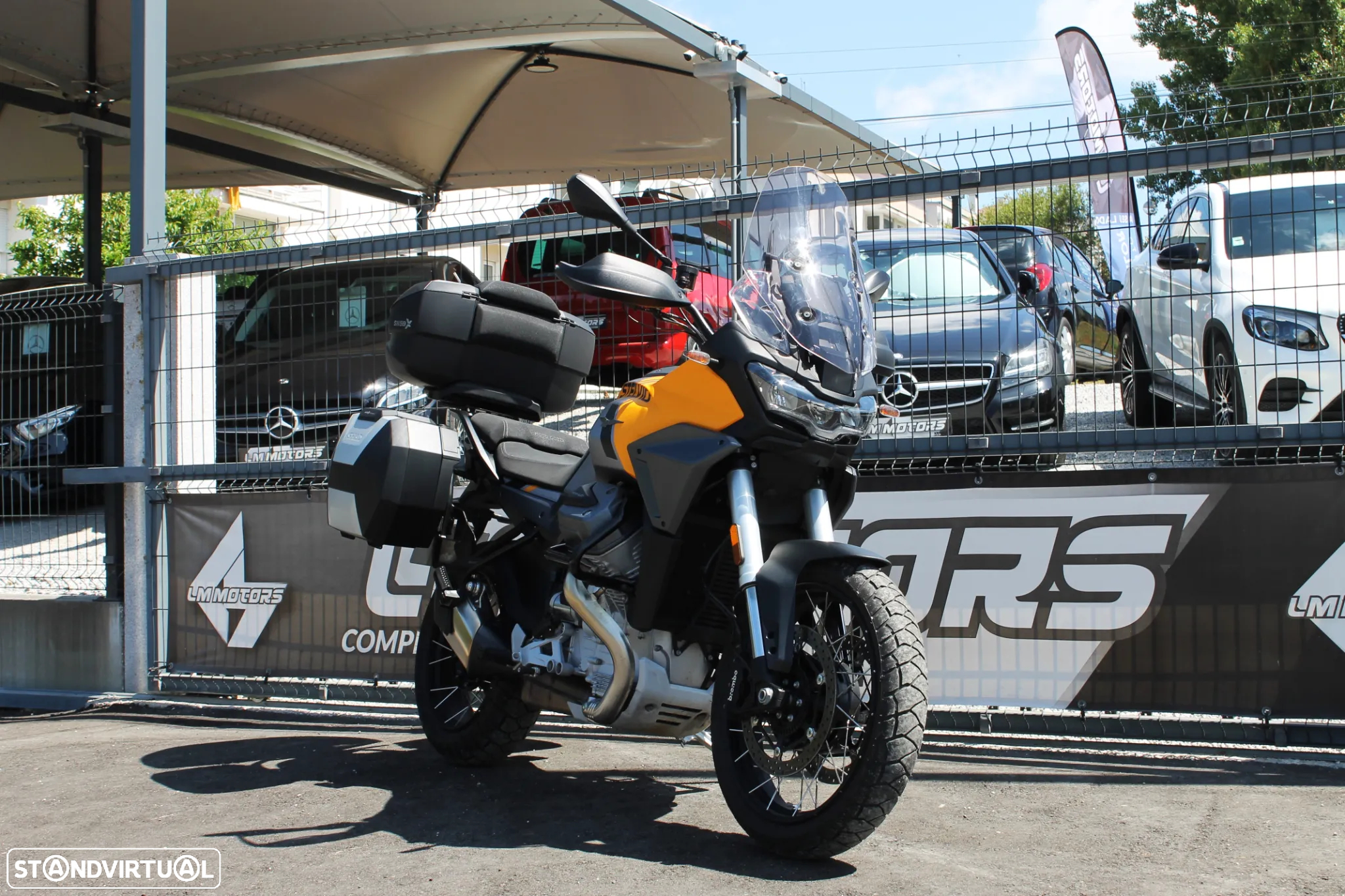 Moto Guzzi Stelvio 1000 - 2