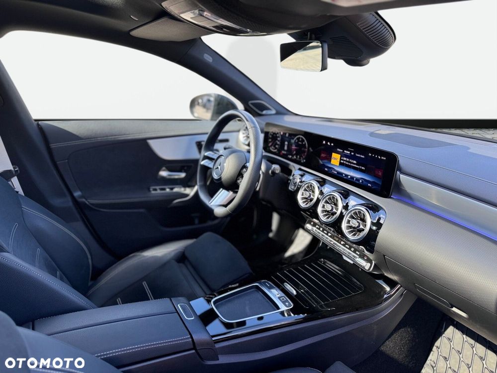 Mercedes-Benz CLA 220 d AMG Line 8G-DCT - 14