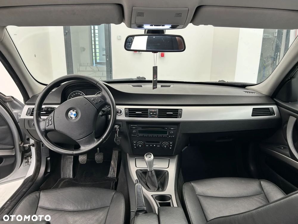 BMW Seria 3 320d - 4