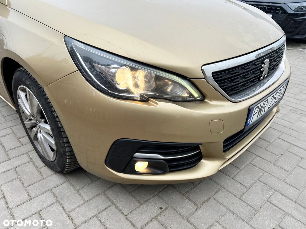 Peugeot 308 - 35
