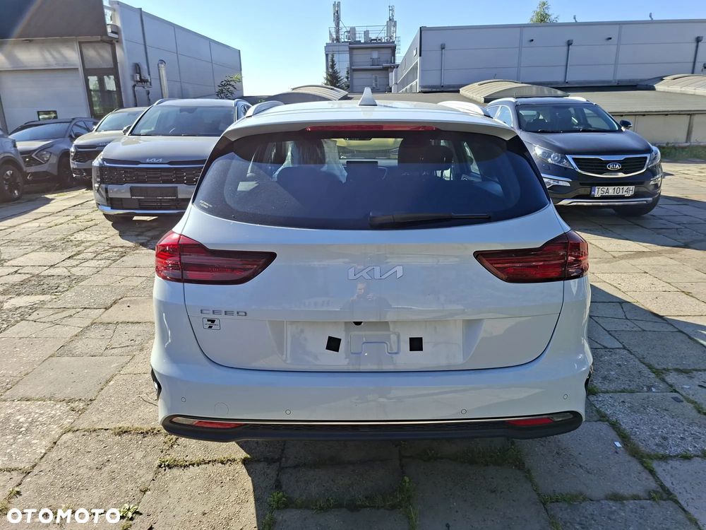 Kia Ceed 1.5 T-GDI M - 8