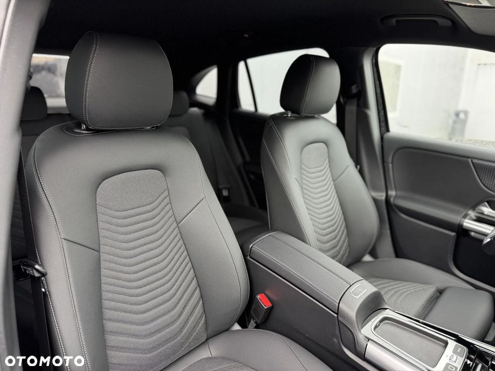 Mercedes-Benz GLA 200 Progressive - 12