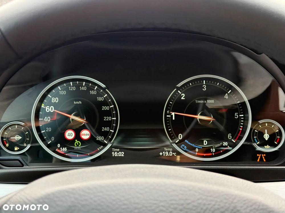 BMW Seria 5 525d Luxury Line - 31