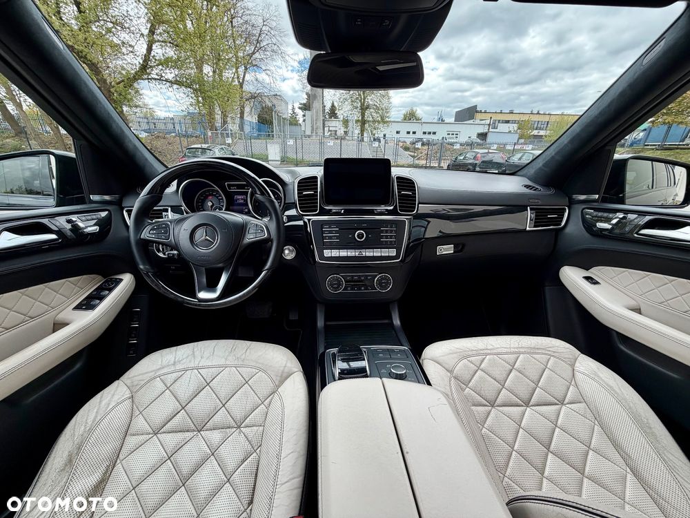 Mercedes-Benz GLS - 15