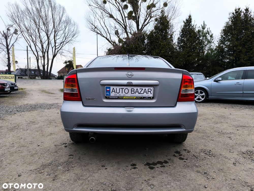Opel Astra 1.8 - 13