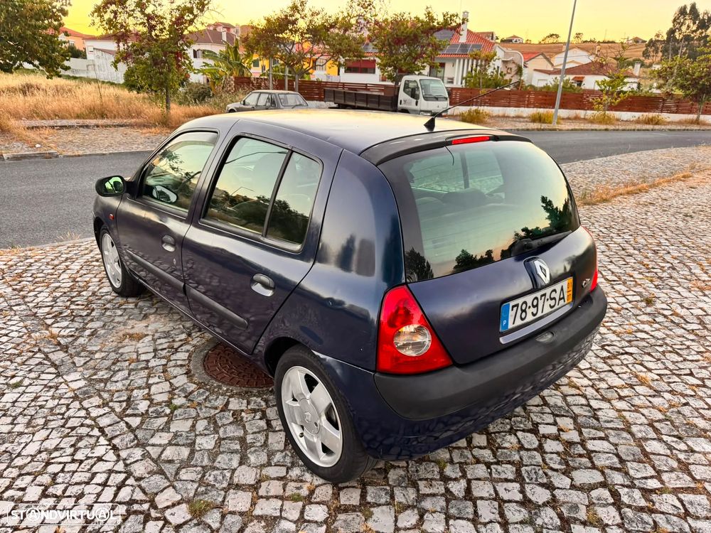 Renault Clio 1.2 16V Privilège - 3