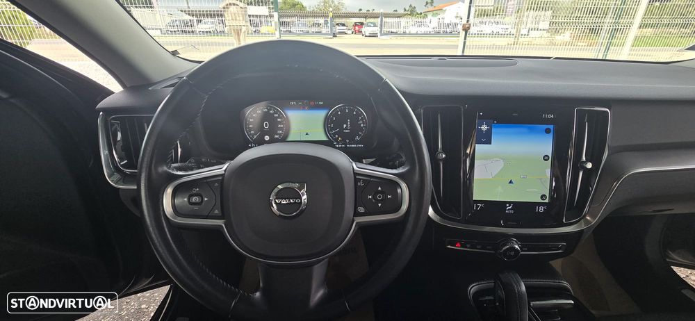 Volvo V60 2.0 T8 AWD TE Momentum Plus - 20