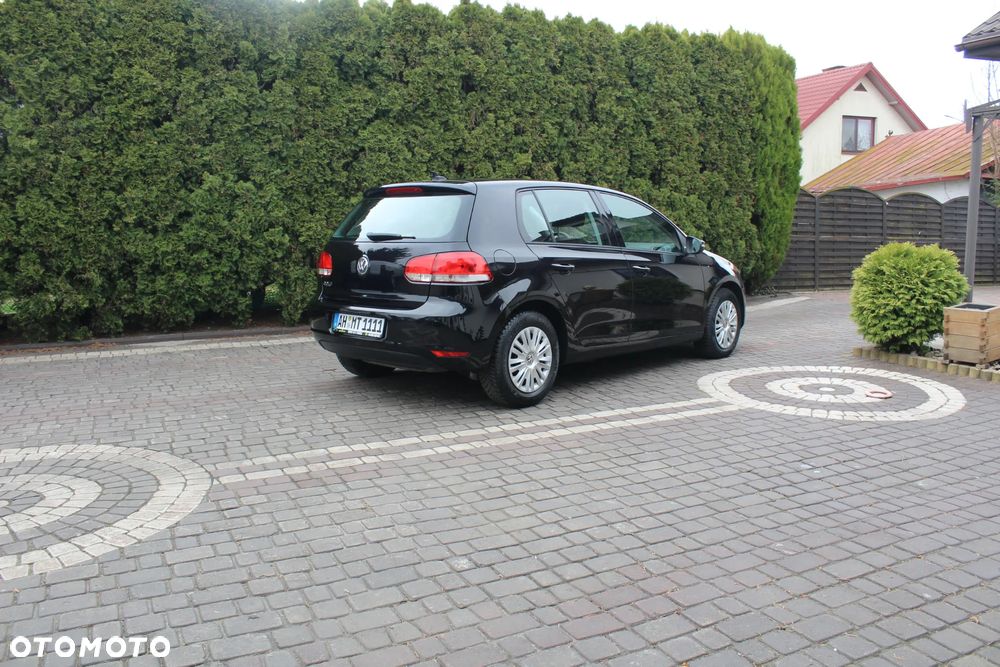 Volkswagen Golf - 6