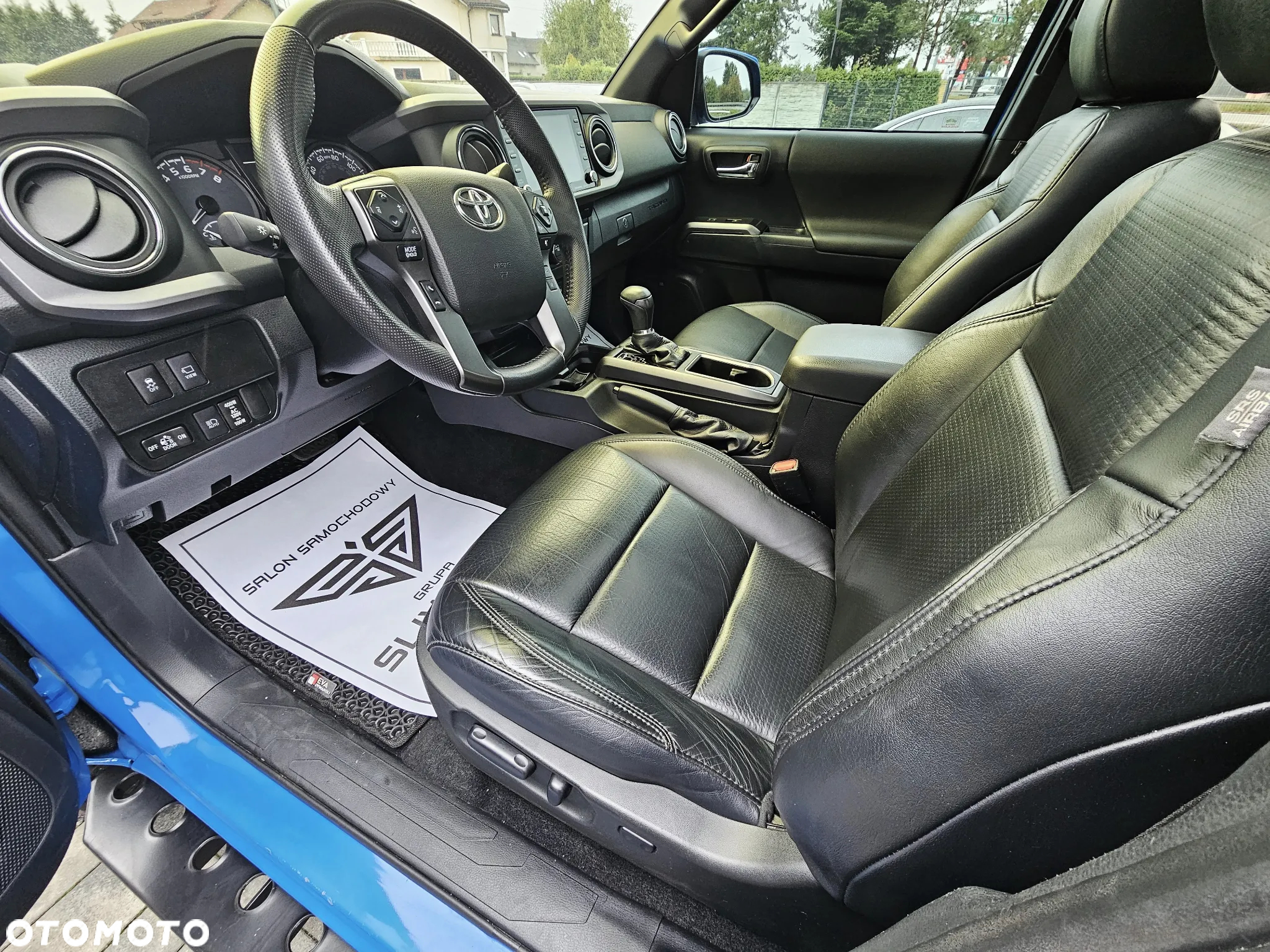 Toyota Tacoma - 15