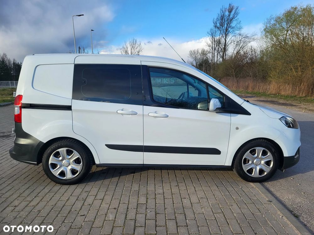 Ford Transit Courier - 2