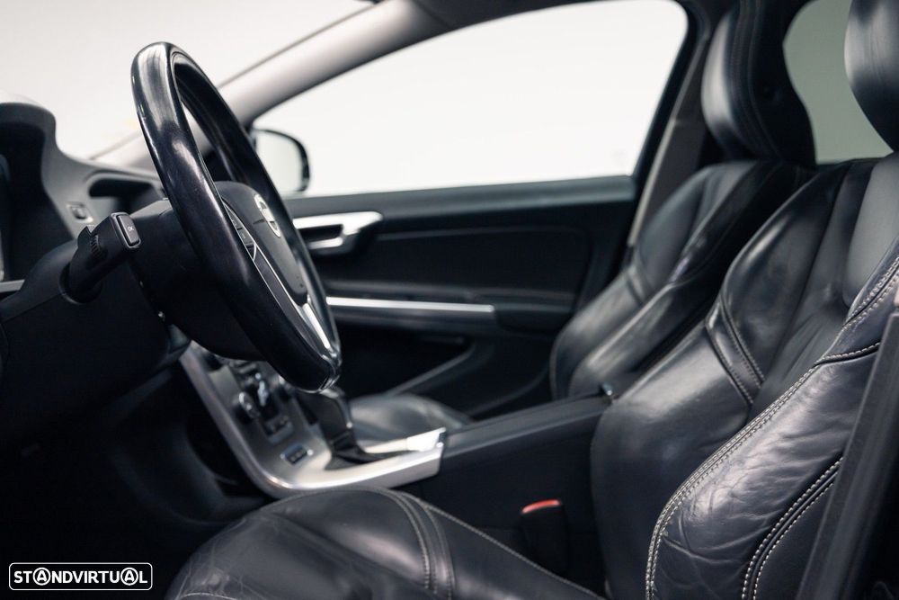 Volvo V60 2.4 D6 Momentum AWD Phev - 18