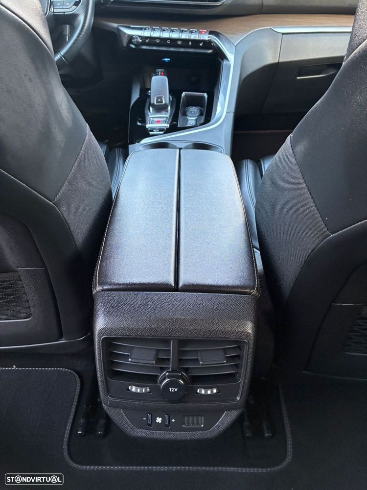 Peugeot 5008 1.5 BlueHDi GT EAT8 - 26