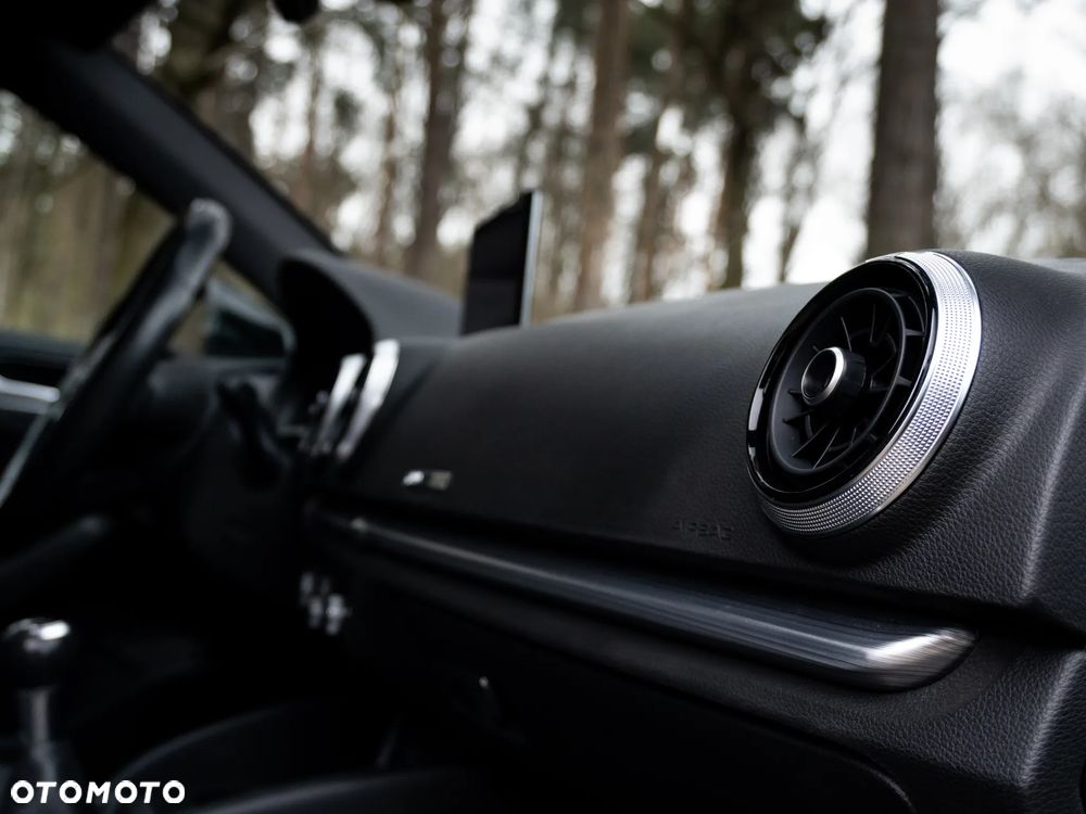 Audi A3 Sportback 2.0 TDI S line Sportpaket - 32