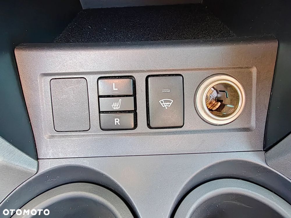 Toyota RAV4 2.2 D-4D Premium - 16