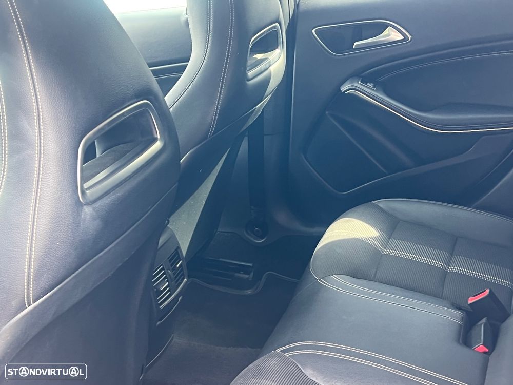 Mercedes-Benz GLA 200 d Activity Edition - 13