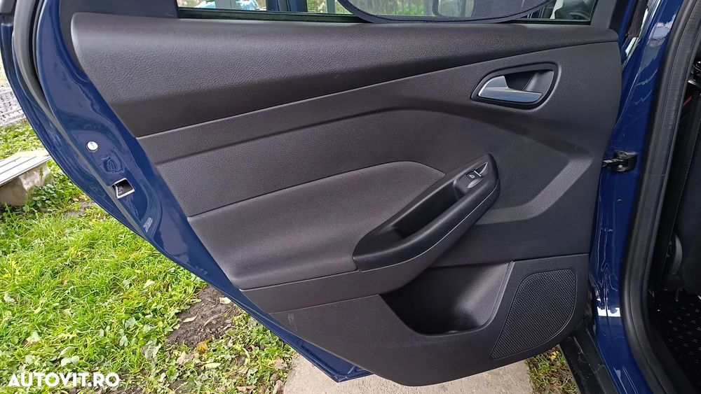 Ford Focus 1.0 EcoBoost Titanium - 18