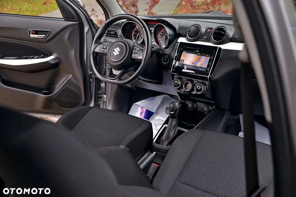 Suzuki Swift 1.2 Premium Plus CVT - 34