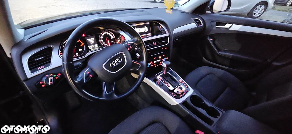 Audi A4 Avant - 8