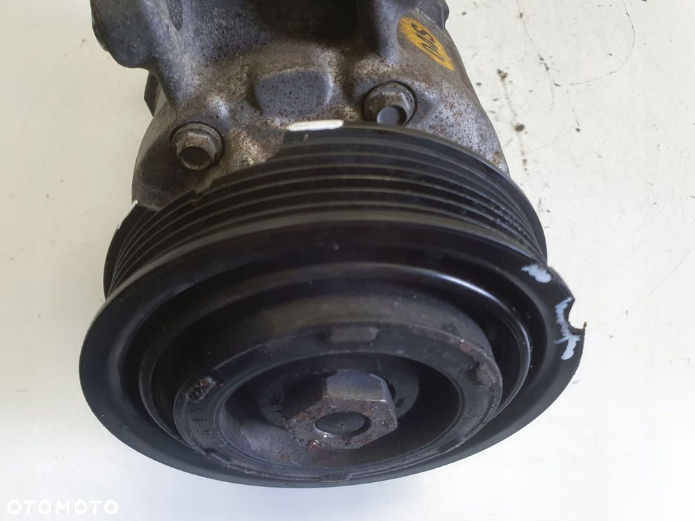 SPRĘŻARKA KLIMATYZACJI Audi A4 B8 1.8 TFSI _ 8T0260805E - 4