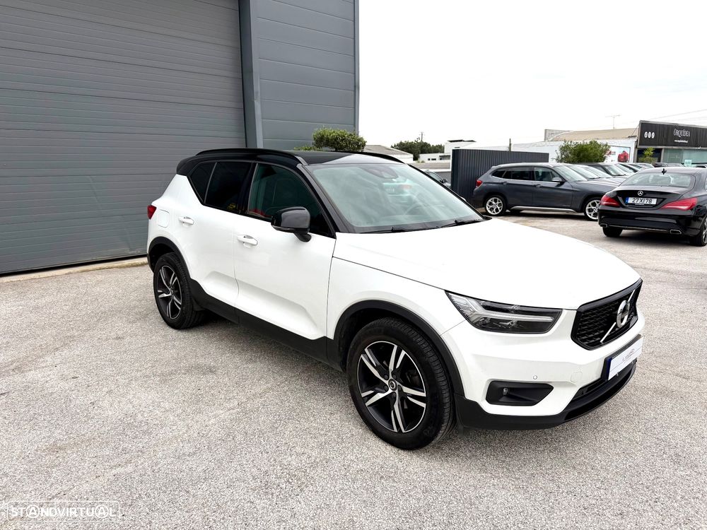 Volvo XC 40 2.0 D3 R-Design AWD Geartronic - 4