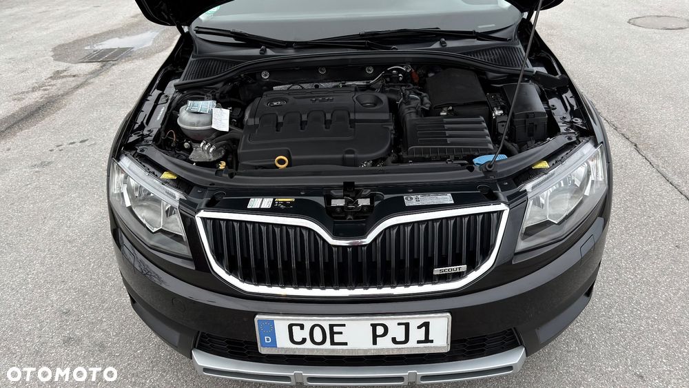 Skoda Octavia 2.0 TDI 4x4 DSG Scout - 23