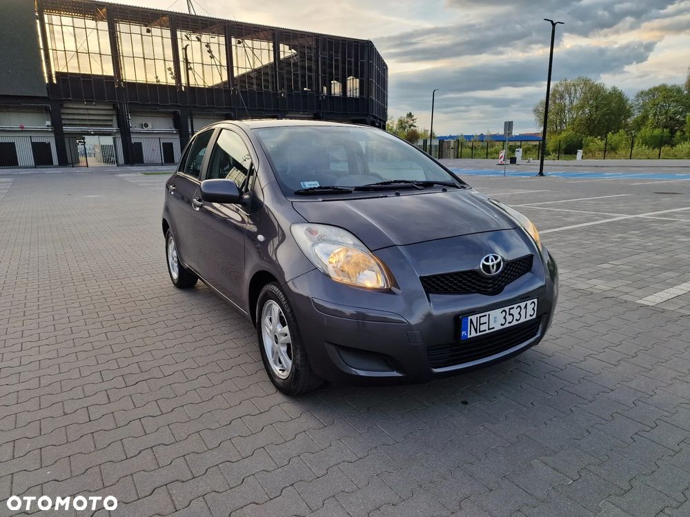 Toyota Yaris 1.0 Premium - 2