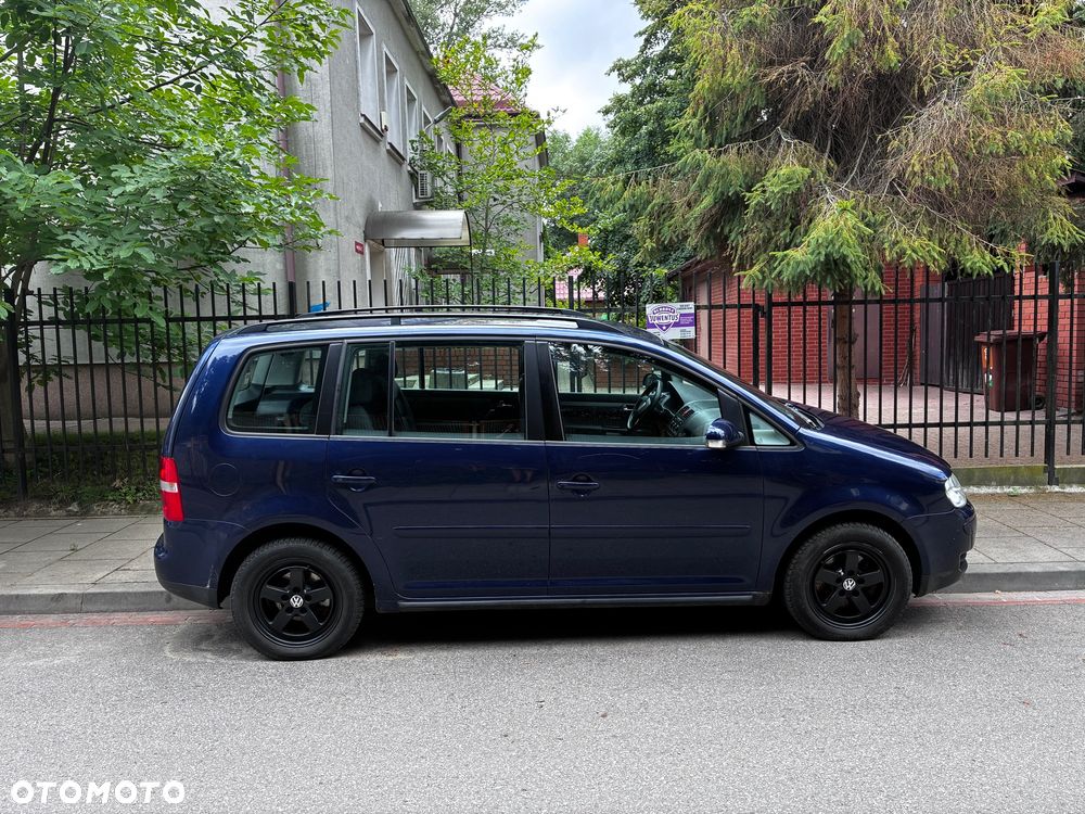 Volkswagen Touran 1.6 FSI - 5