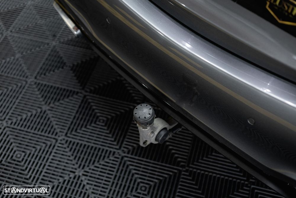 Mercedes-Benz C 300 e AMG Line - 12