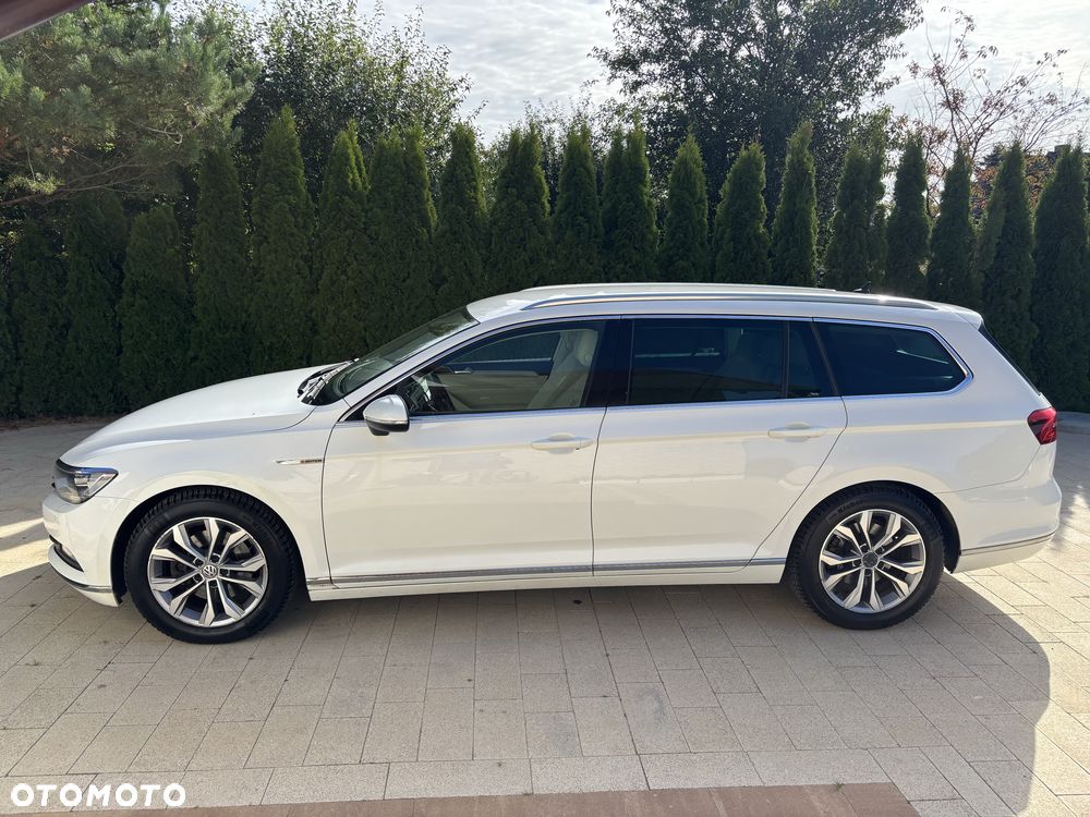 Volkswagen Passat - 1
