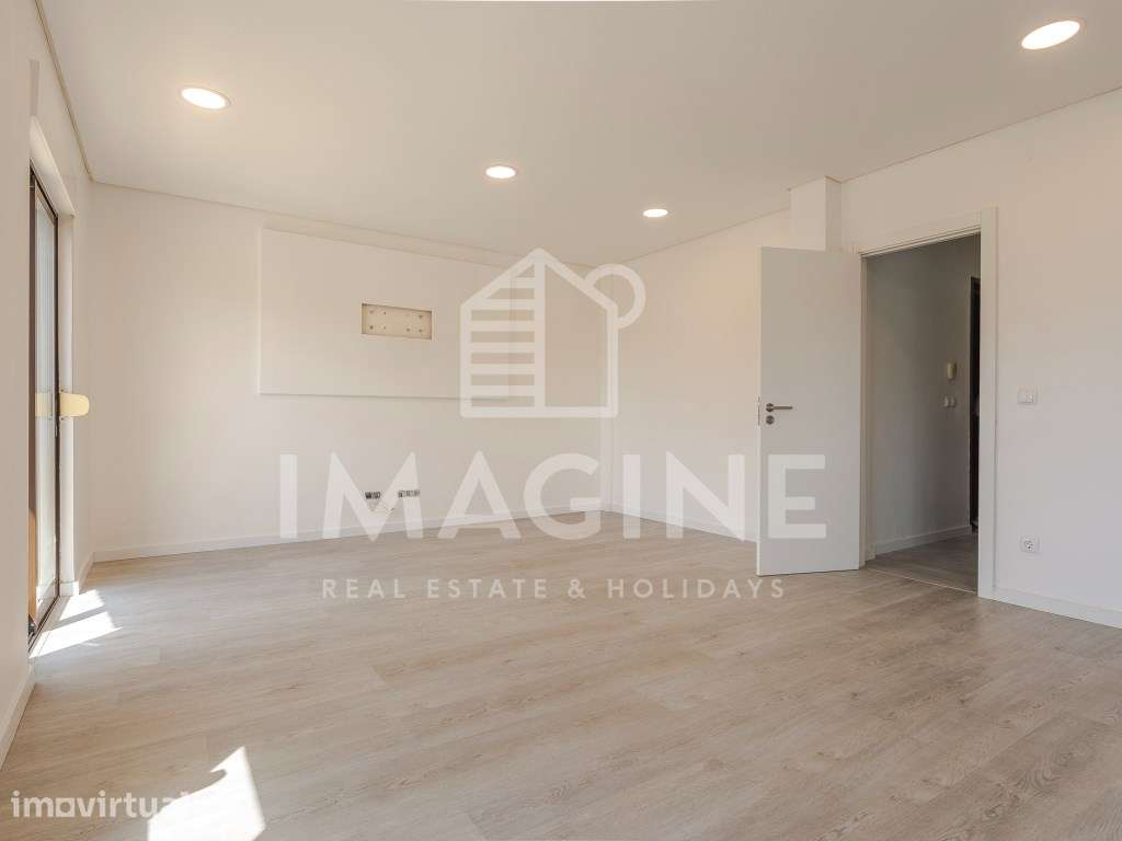 Apartamento T3, no Bairro do Liceu com Varandas - Grande imagem: 4/33