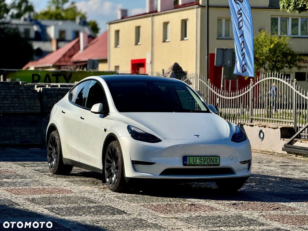 Tesla Model Y - 18