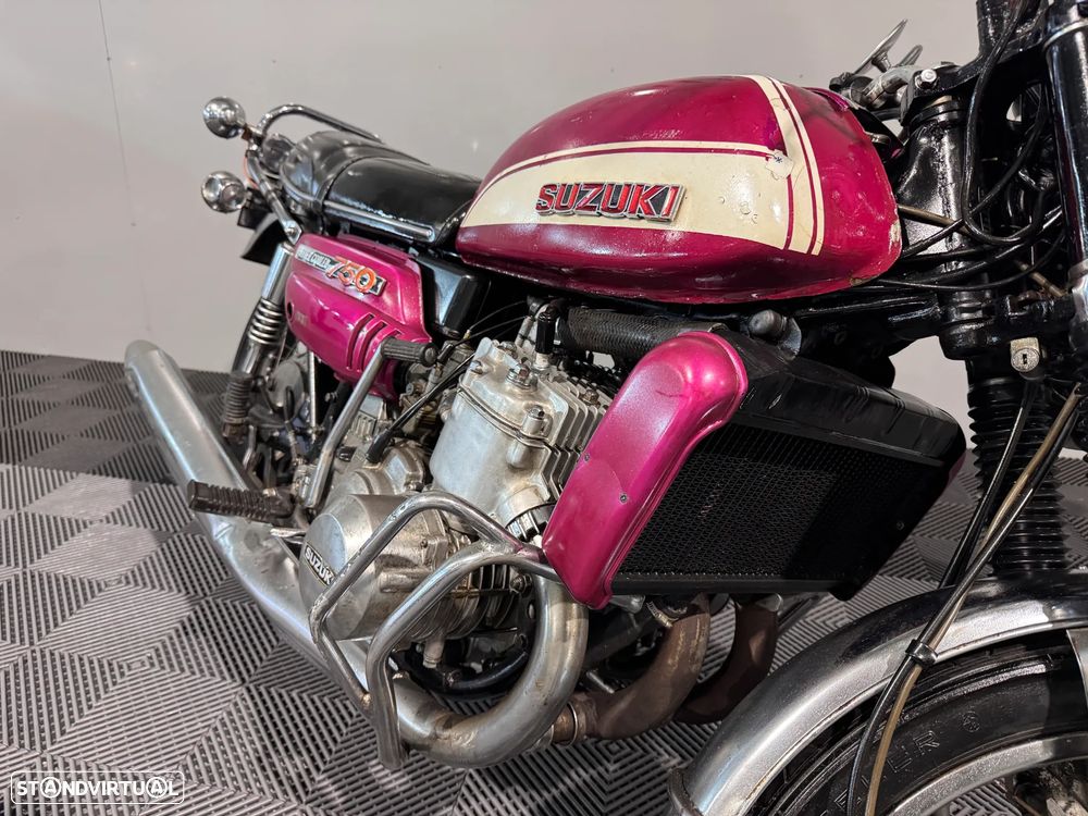Suzuki GT 750 J - 25