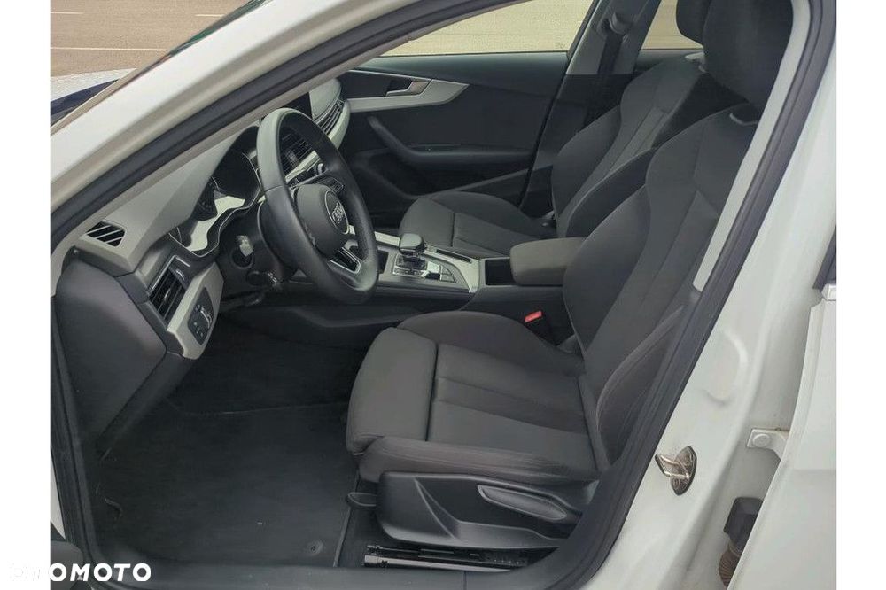 Audi A4 Limousine - 5