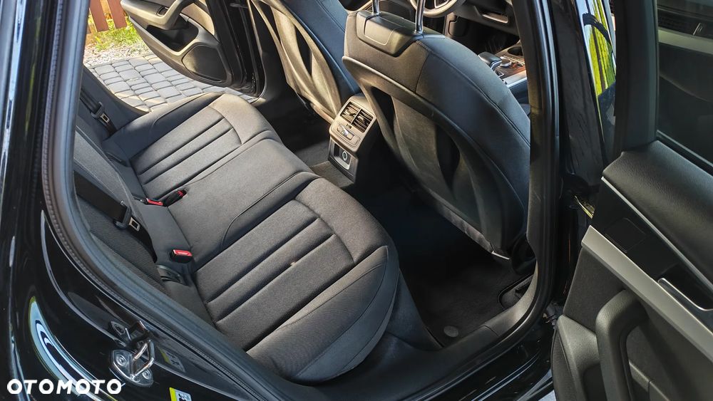 Audi A4 Avant 2.0 TDI S tronic - 16