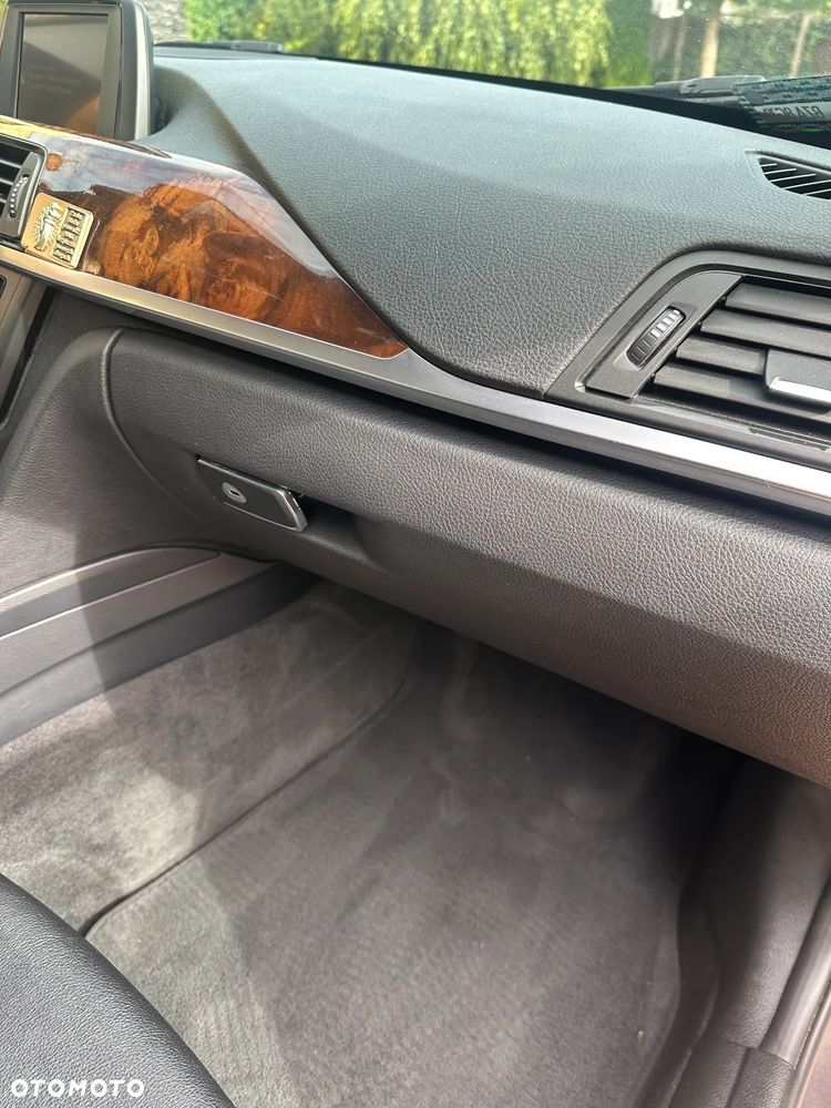 BMW Seria 3 328i xDrive - 39