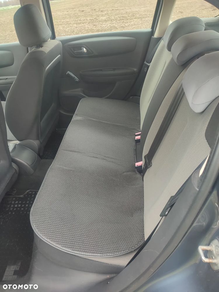 Citroën C4 1.4 16V SX - 5