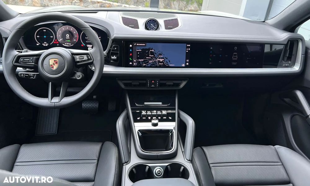 Porsche Cayenne Coupe E-Hybrid - 3