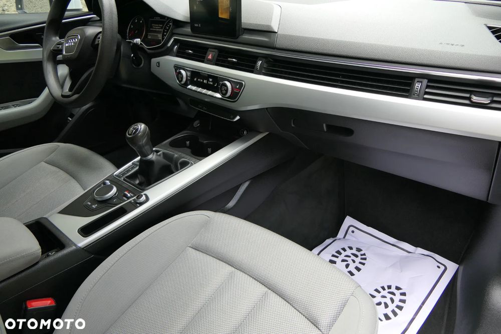 Audi A4 Avant 2.0 TDI - 20