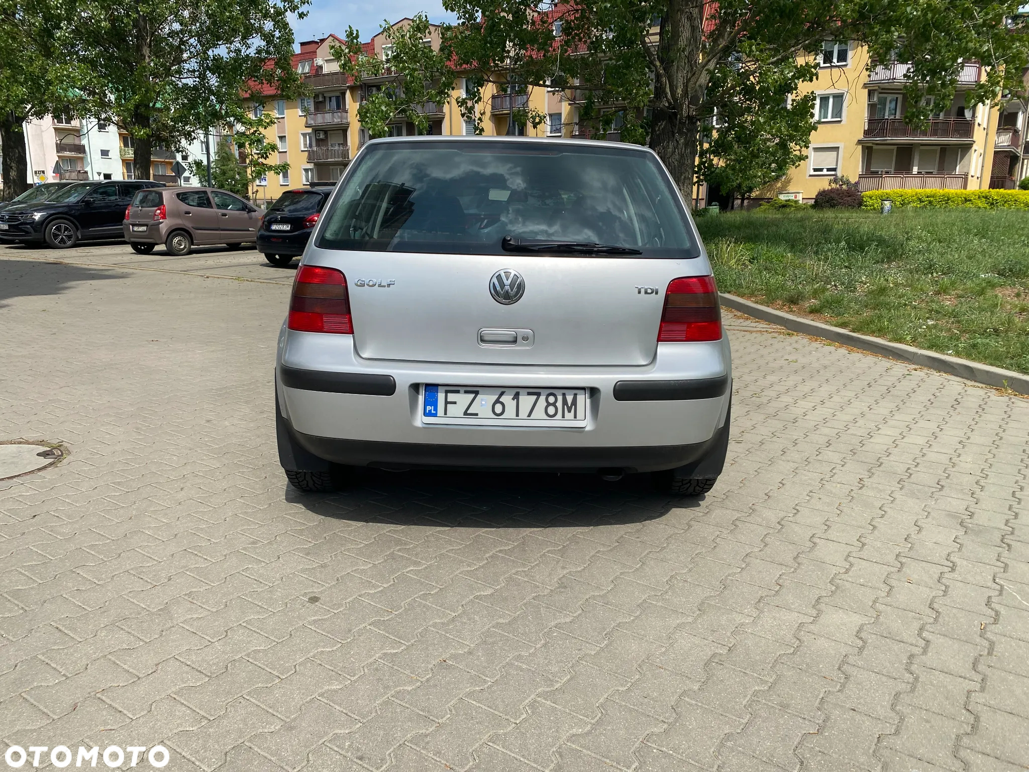 Volkswagen Golf 1.9 TDI DPF Trendline - 4