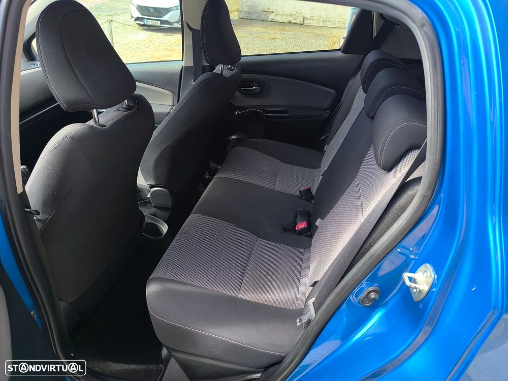 Toyota Yaris 1.5 HSD Comfort+Navi - 9