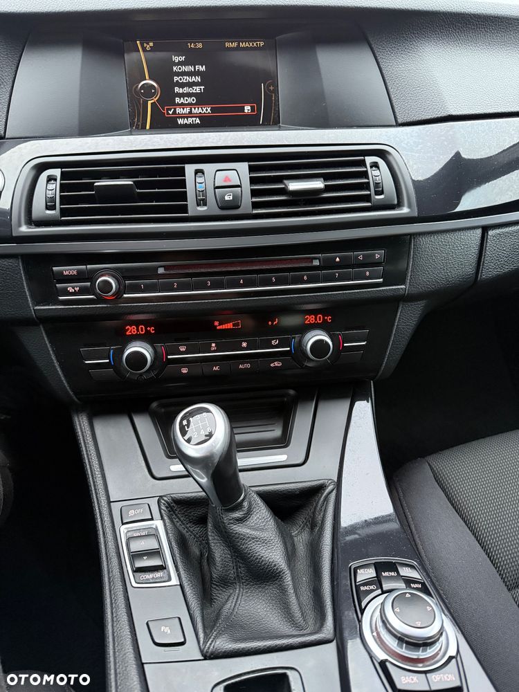 BMW Seria 5 520d Luxury Line - 9