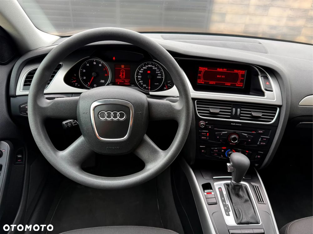 Audi A4 Limousine - 13