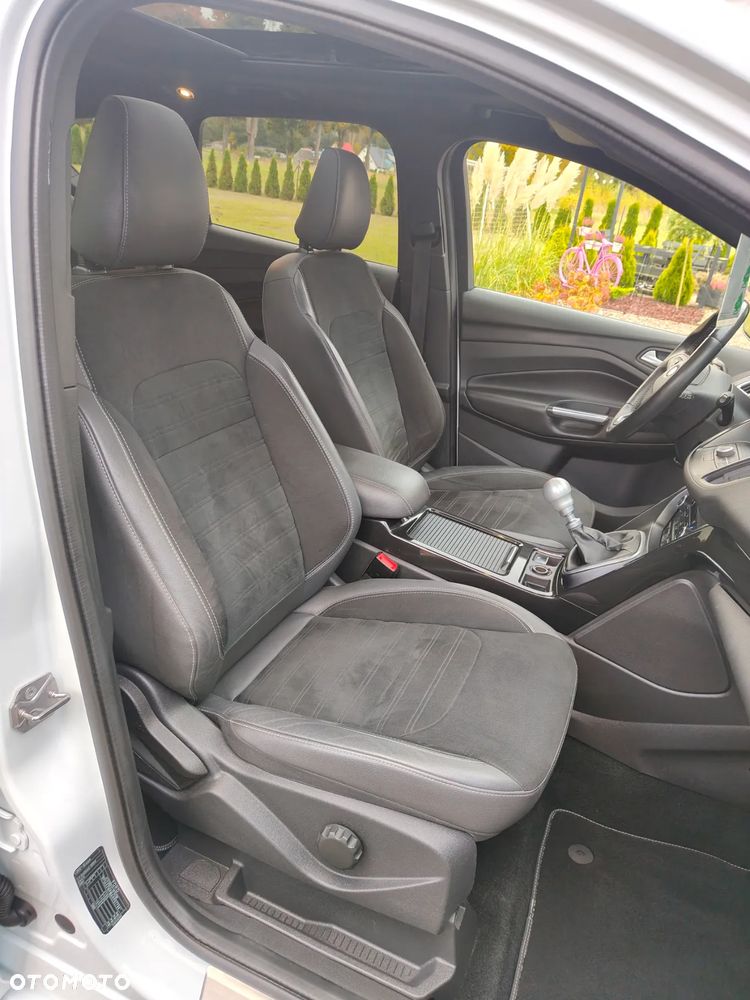 Ford Kuga 1.5 EcoBoost ST-LINE - 14