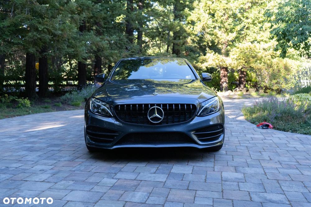 Mercedes-Benz Klasa C 300 7G-TRONIC AMG Line - 4