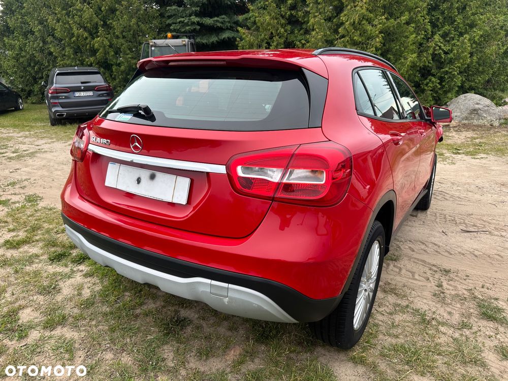 Mercedes-Benz GLA 180 7G-DCT UrbanStyle Edition - 3