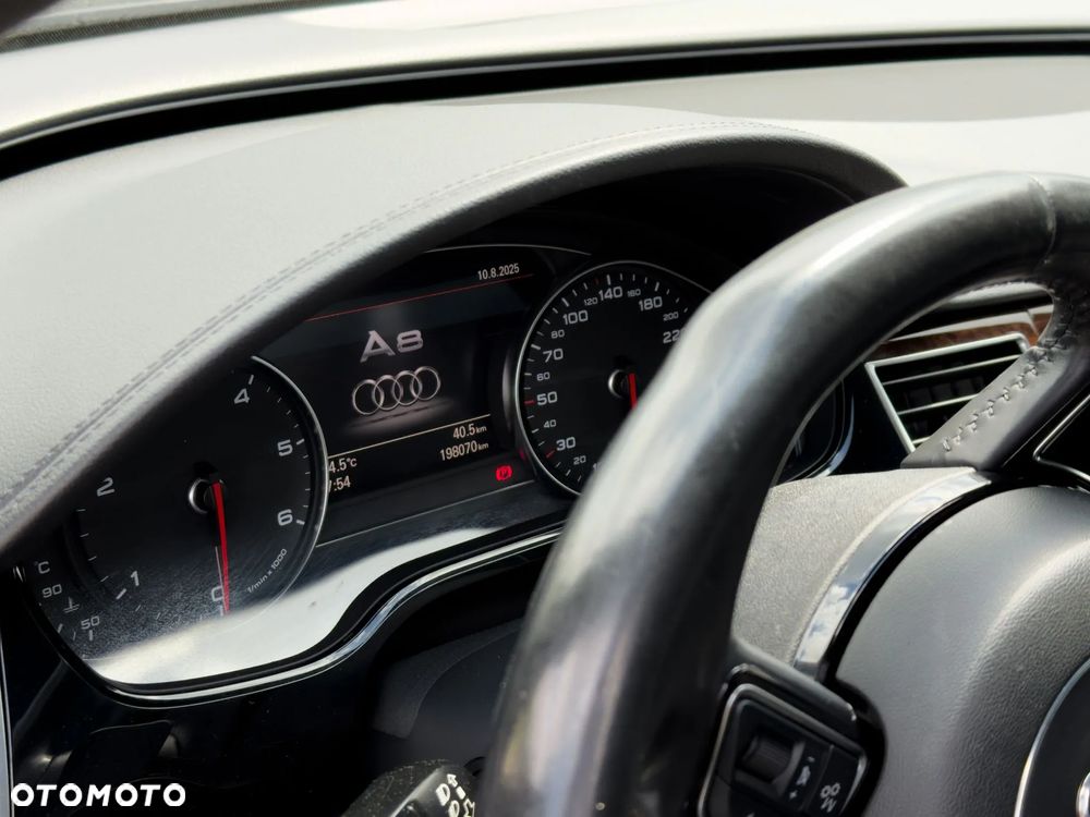 Audi A8 - 7